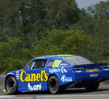 Cuatro pilotos se disputan el campeonato de NASCAR Peak