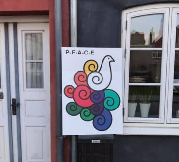 Tres diseñadoras de la UASLP participan en muestra internacional “20x20 Carteles para la Paz”
