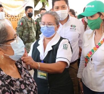 Lleva DIF Estatal servicios médicos a familias de Ahuacatlán