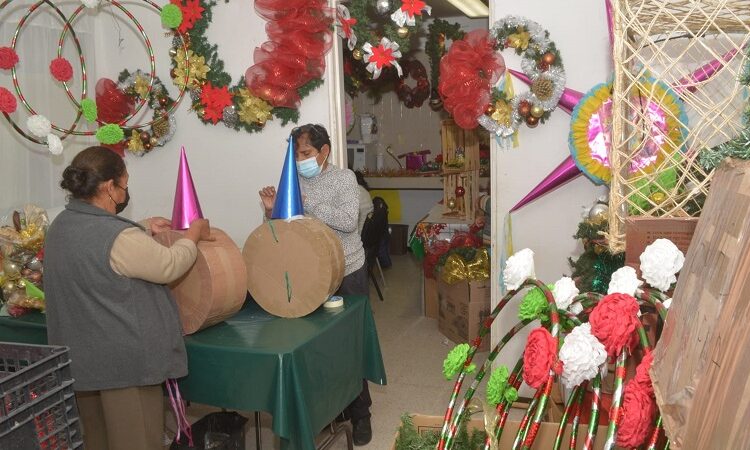 Inició la producción de piñatas que serán donadas a comunidades y colonias del municipio de Soledad
