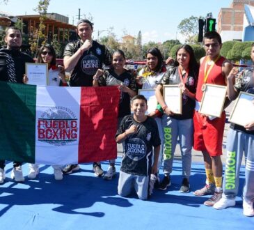 Exhibición de boxeo y entrega de reconocimientos a pugilistas potosinos en Recreovía de Av. Carranza