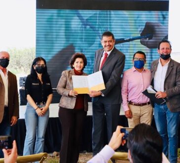 En Villa de Reyes se tiene la primera vitivinícola Casa Fronda.