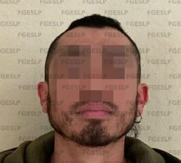 Detienen a hombre por probables ultrajes a la autoridad