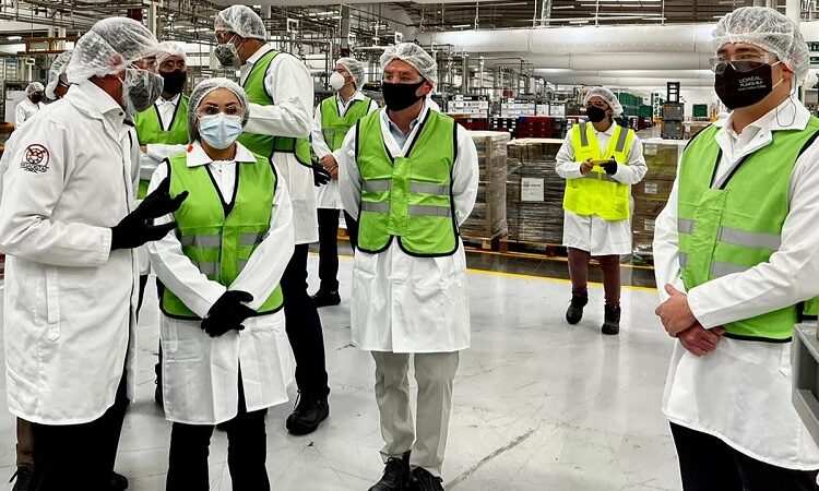 Villa de Reyes estrecha lazos de responsabilidad social con L'Oréal Group.