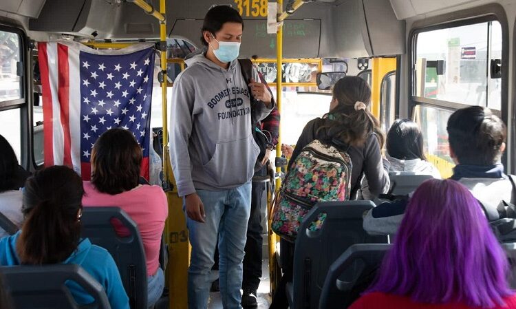 SCT dotará de cubrebocas y gel a operarios de transporte urbano
