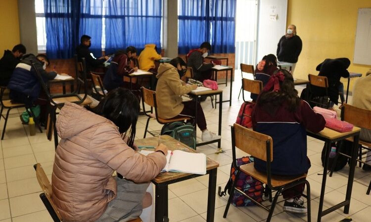 Educación básica se reincorpora a clases presenciales