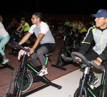 Se realizó súper clase de spinning con más de 50 participantes en Centro Deportivo Plan de Ayutla