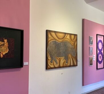Tres creadoras muestras su arte en la galería de SECULT