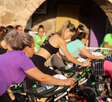 Extraordinario ambiente y gran respuesta en la Súper Clase de Spinn realizada en Plaza de Aranzazú