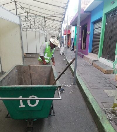 Aseo Público e Imagen Urbana realizan labores de limpieza en la zona ferial-