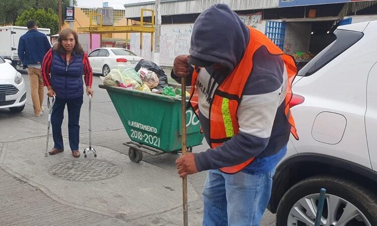 Servicios Municipales a través de diferentes áreas del Ayuntamiento de Soledad realiza labores de mantenimiento en Pavón