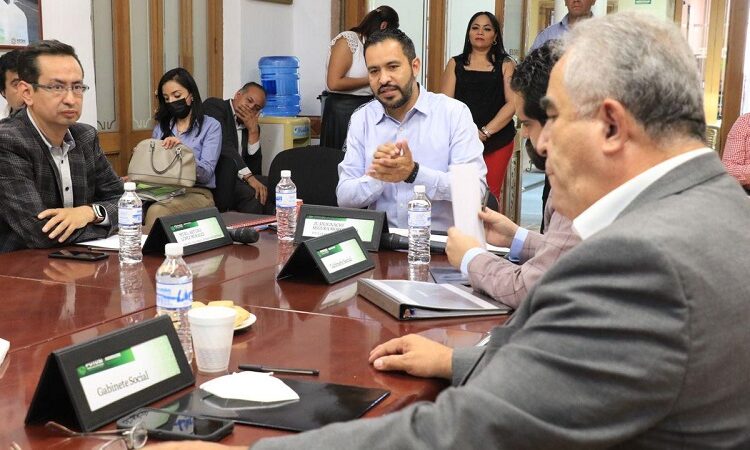 Perfecciona Gobierno combate al rezago social