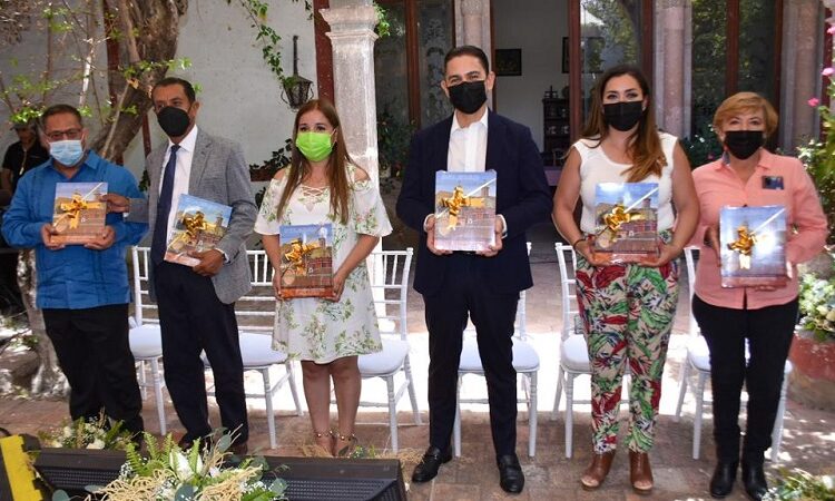 Presentan libro “Soledad, Pueblo Típico... 255 años de identidad”