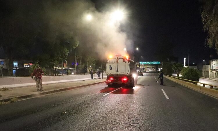 Servicios Municipales pintó y rehabilitó la avenida Salvador Nava Martínez