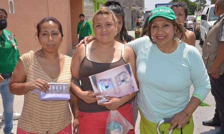 Alcaldesa festeja a las mamás soledenses en su día