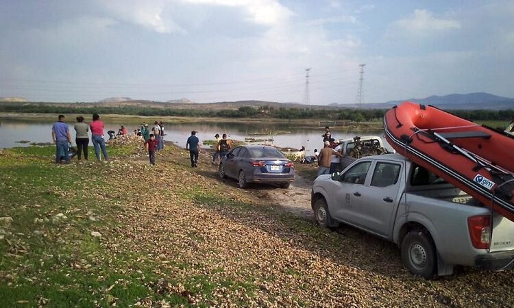 Cuerpos de emergencia participan en búsqueda de persona en presa de Pardo y La Boquilla, Villa de Reyes.