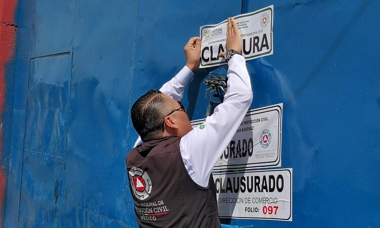 Protección Civil clausura abastecedora de agua