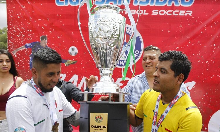 Maquinados Valadez campeón primer monarca de la Dominical Estelar