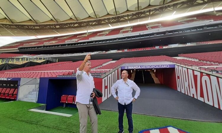 Alcalde Enrique Galindo gestiona proyecto de inversión con el Atlético de Madrid, en beneficio de la comunidad potosina