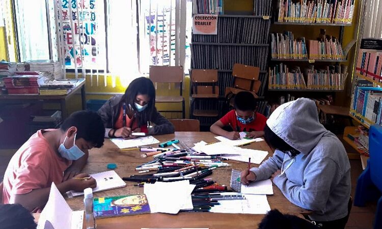 Personal de bibliotecas de Soledad se capacita para ofrecer cursos de verano durante el periodo vacacional