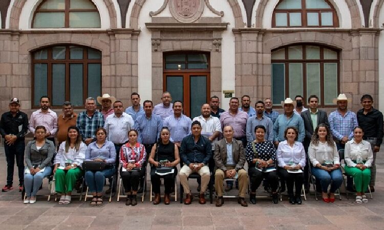 Ricardo Gallardo triplica obras del gobierno en municipios en un primer año de gestión
