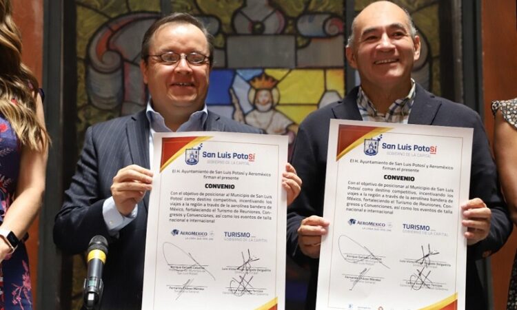 Alcalde Enrique Galindo firma convenio con Aeroméxico para impulsar el turismo en la ciudad