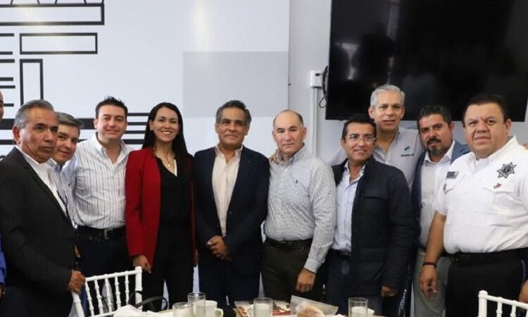 El alcalde Enrique Galindo convocó a los arquitectos a hacer de San Luis Potosí una ciudad más competitiva