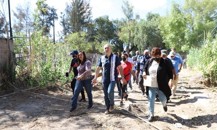 Con esfuerzos conjuntos entre Ayuntamiento y vecinos, el Domingo de Pilas mejora el fraccionamiento San Leonel