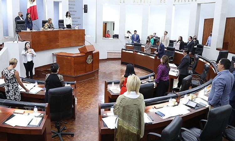 Con representación de los poderes ejecutivo y judicial, el Congreso realizó su tercer periodo extraordinario de sesiones
