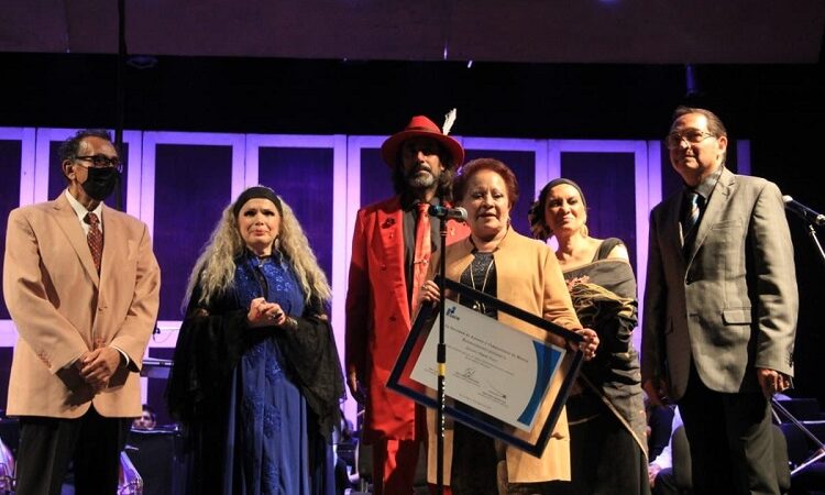 Exitoso homenaje de la Orquesta Sinfónica a “Chava” Flores