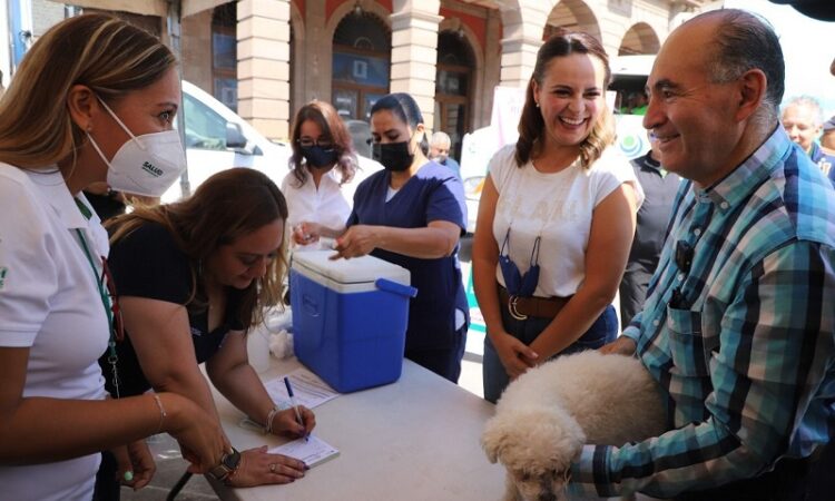 Comenzó la jornada de vacunación antirrábica para perros y gatos, del Gobierno de la Capital