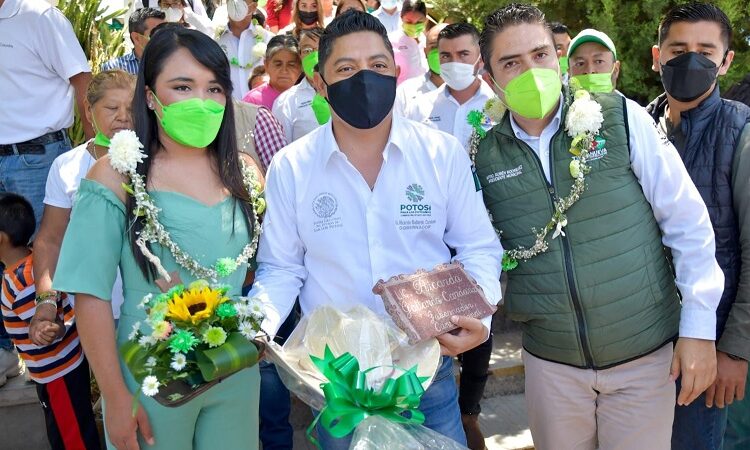 Anuncia Gobernador unidad deportiva, camino y arco monumental para Tierra Nueva