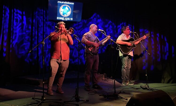 Gira amuleto en el Teatro de la Paz