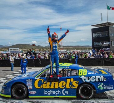 Miles de aficionados aplaudieron la victoria de Rubén García Jr. en el Gran Premio Nus-Káh de NASCAR México