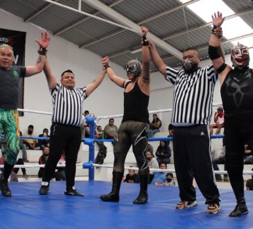 Emocionante fue la función de lucha libre celebrada en el gimnasio municipal “Ramón Rosales”