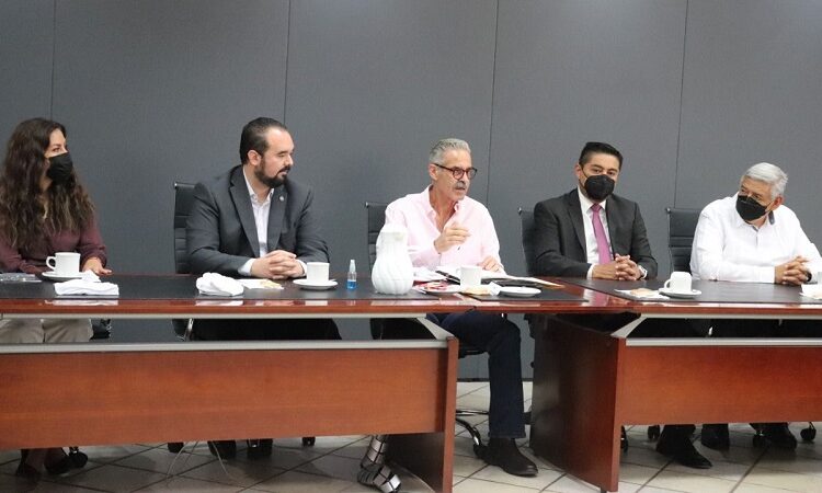 Grupo Mercurio, Laboratorios Castro Patton y Fundación Rino-Q buscan distintivo “Comunidad Futuro” del Gobierno de la Capital