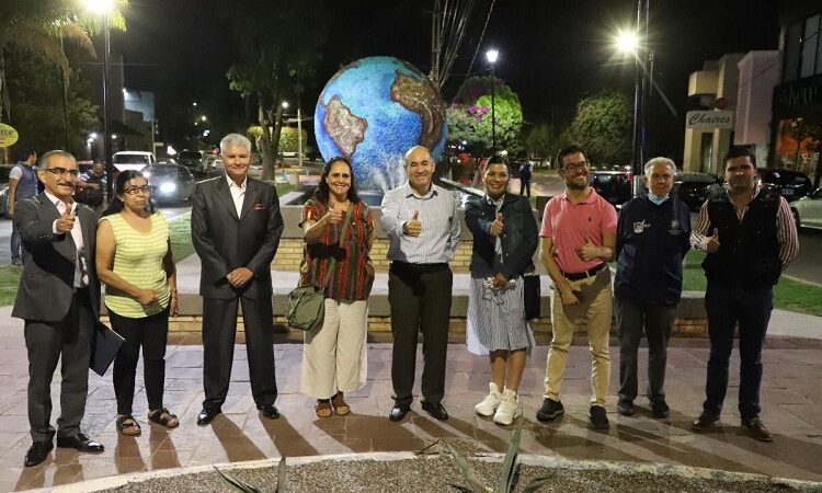 Con urbanismo táctico, el alcalde Enrique Galindo rescata la Plaza de las Estaciones como lugar de esparcimiento
