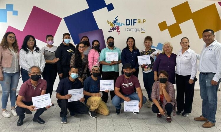 El DIF Municipal atiende y ayuda a personas que sufrieron violencia, a salir adelante