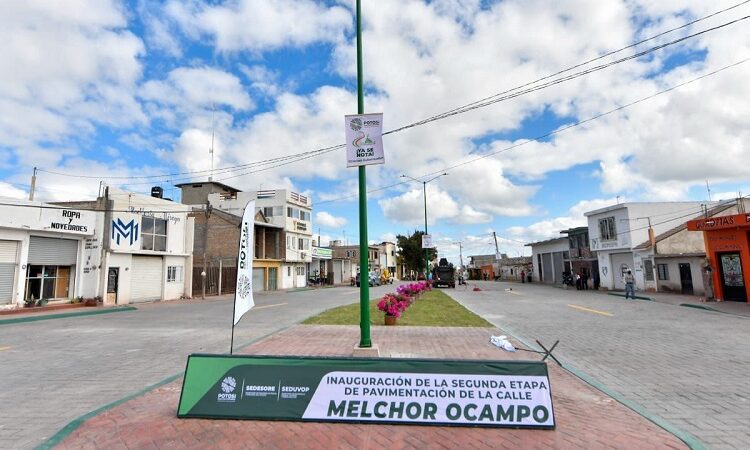 Gobernador Ricardo Gallardo impulsa desarrollo en venado con moderna calle principal