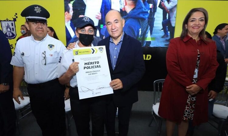 Alcalde Enrique Galindo promueve nuevo incentivo al Policía del Año en la Capital