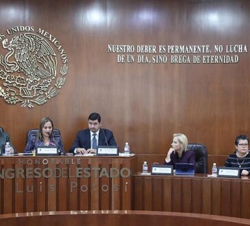 Cuestionan diputados a Secretario de Salud, desabasto de medicamentos