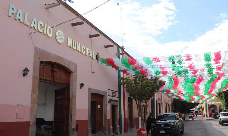 Profesionalizan y capacitan a funcionarios públicos de Villa de Reyes