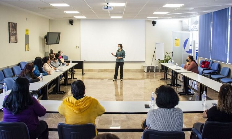 Como parte de las Jornadas 25N, UASLP imparte taller “Defensa Personal Preventiva”