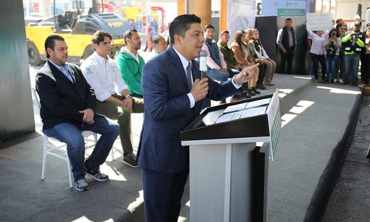 Llama Gobernador a alcaldes a presentar proyectos de infraestructura