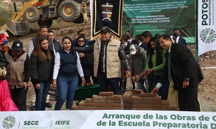 Arranca Gobierno del cambio construcción de preparatoria Dionisio Zavala en Catorce