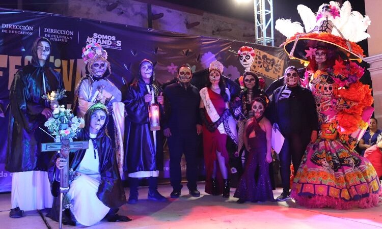 Villa de Reyes vivió un colorido desfile y concurso de disfraces.