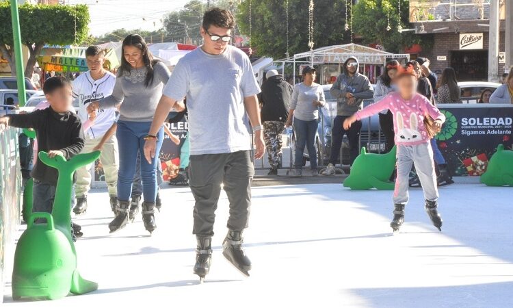 Invitan a soledenses a visitar la pista de hielo en su última semana de operaciones