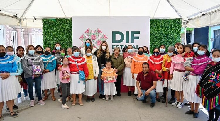 Celebró DIF Estatal Día de Reyes con comunidad Otomí que radica al norte de la capital