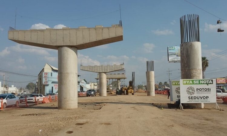 Avanza puente en Carretera a Rioverde en cumplimiento al programa de obra: SEDUVOP