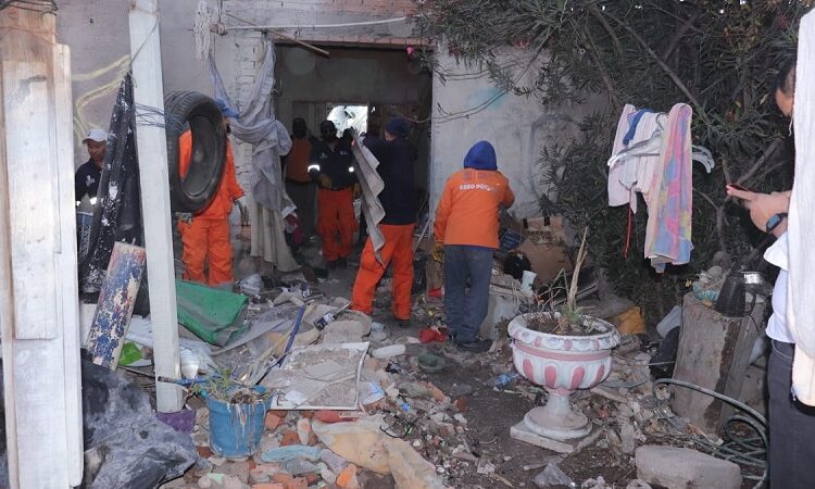 El DIF Municipal DIF, junto a la Dirección de Gestión Ecológica, realizaron labores de limpieza en pro de personas en situación vulnerable